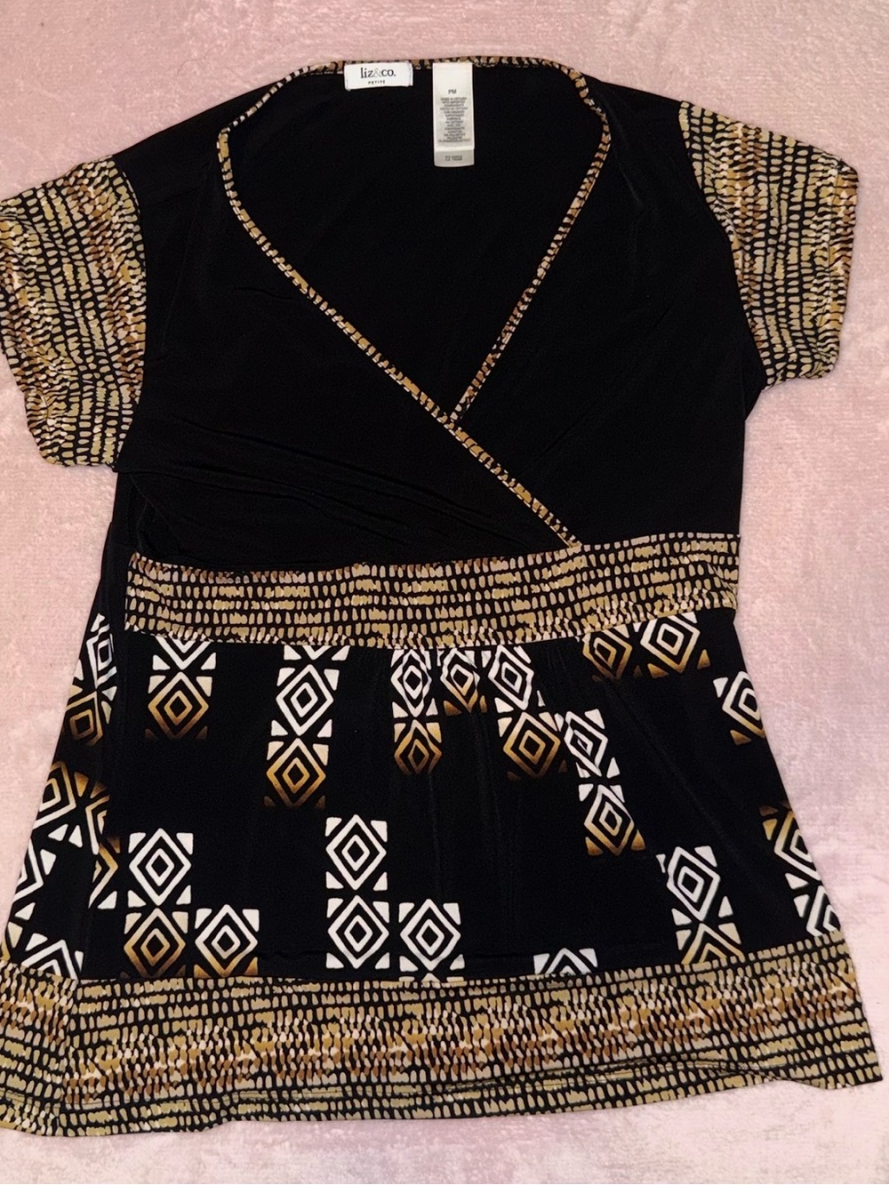 ✨Vintage Liz & Co. Black Gold Geometric Print Top✨